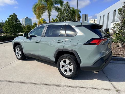 Used 2021 Toyota RAV4 XLE image 2