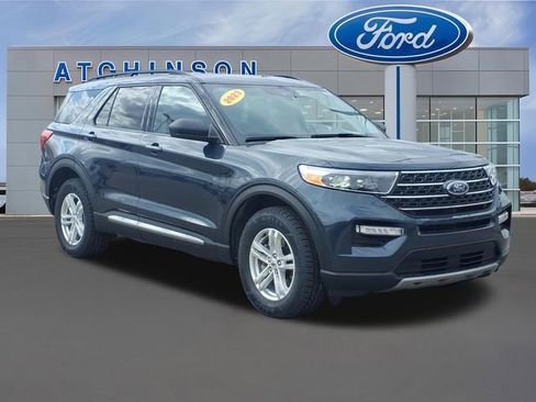 Certified 2023 Ford Explorer XLT w/ Equipment Group 202A AWD/4WD image 4
