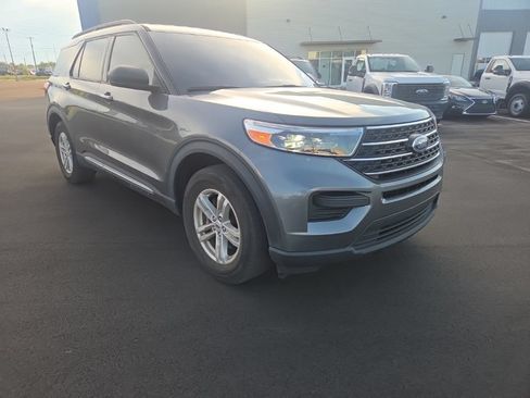 Used 2023 Ford Explorer XLT RWD image 15
