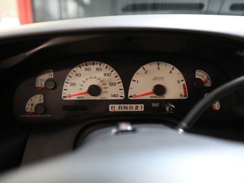 Used 2000 Ford F150 Lightning RWD image 65