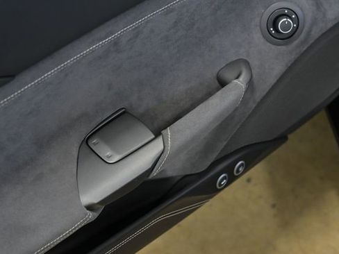 Used 2018 Ferrari 488 Spider image 30