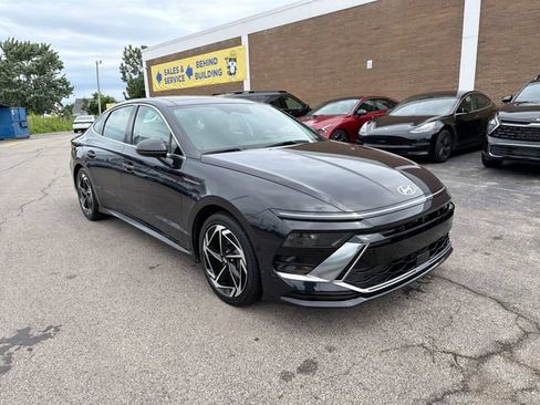 Used 2024 Hyundai Sonata SEL w/ Convenience Package FWD image 11