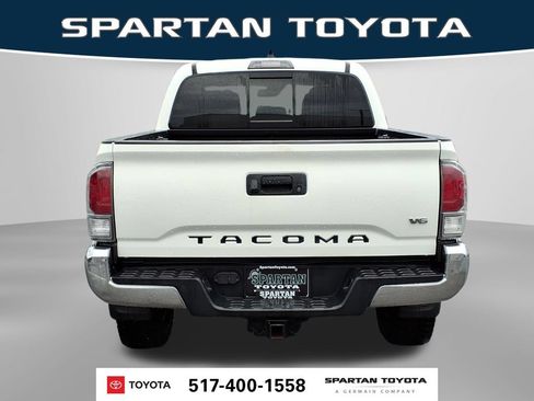Used 2022 Toyota Tacoma TRD Off-Road AWD/4WD image 8