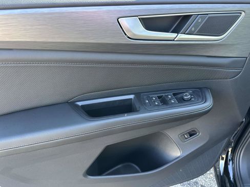 New 2026 Volkswagen Atlas Cross Sport SE image 16