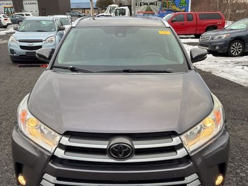 Used 2018 Toyota Highlander XLE image 16