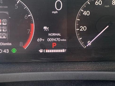 Used 2025 Honda Pilot TrailSport image 14