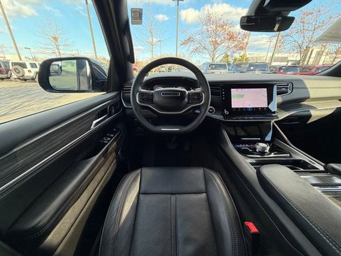 Certified 2024 Jeep Wagoneer Series II AWD/4WD image 20