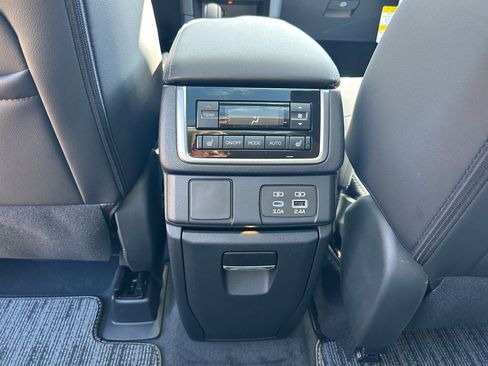 New 2025 Subaru Ascent Limited image 24