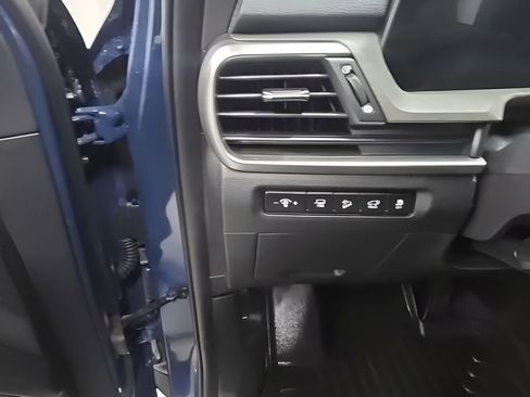 Used 2024 Kia Telluride EX X-Line image 11