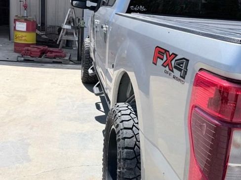 Used 2020 Ford F250 XLT w/ XLT Premium Package AWD/4WD image 5