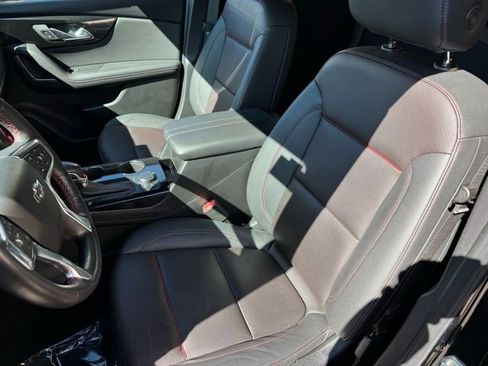 Used 2022 Chevrolet Blazer RS w/ Enhanced Convenience Package image 5