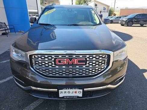 Used 2019 GMC Acadia Denali w/ Technology Package AWD/4WD image 3