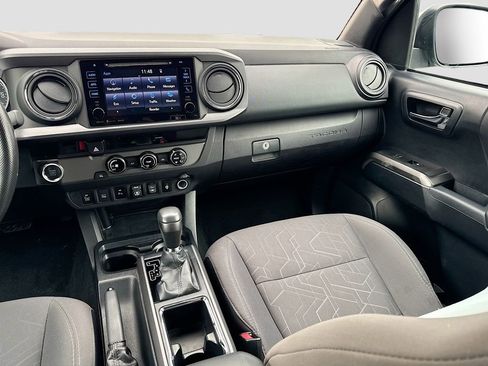 Used 2018 Toyota Tacoma TRD Sport w/ Technology Package RWD image 28