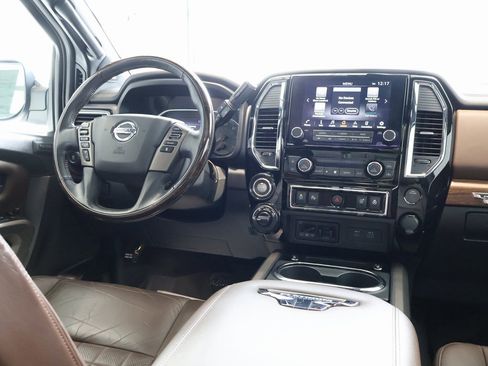 Used 2021 Nissan Titan Platinum Reserve w/ Moonroof Package image 27