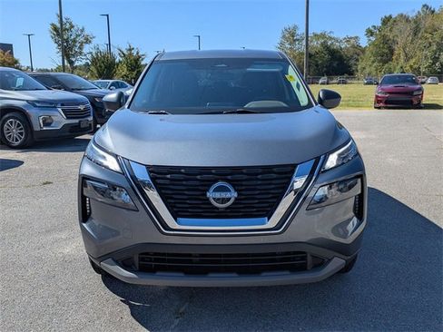 Used 2023 Nissan Rogue S image 8