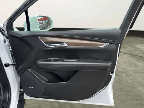 Used 2017 Cadillac XT5 Platinum w/ Driver Assist Package image 15