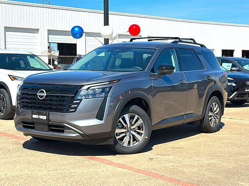 New 2026 Nissan Pathfinder SL image 2