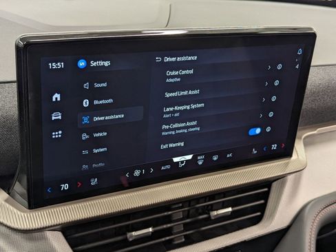 New 2026 Ford Explorer Active w/ Active Comfort Package image 30