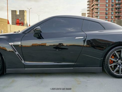 Used 2014 Nissan GT-R Premium w/ Premium Interior Package image 77