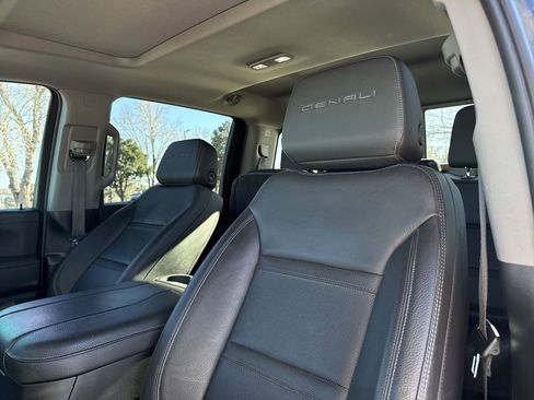Used 2023 GMC Sierra 2500 Denali image 12