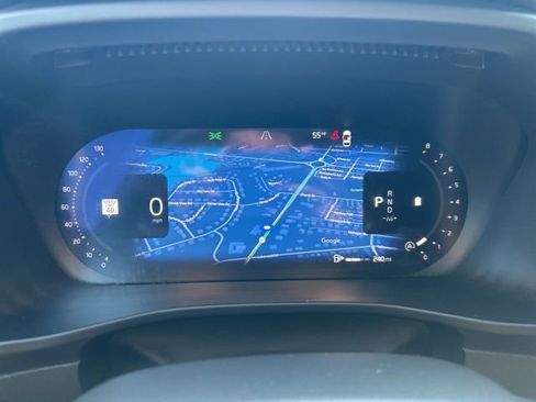 Certified 2025 Volvo XC40 B5 Plus AWD/4WD image 20