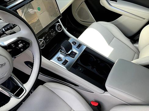 New 2026 Jaguar F-PACE R-Dynamic S image 8