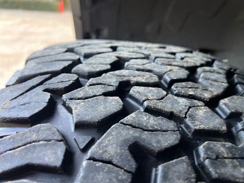 Used 2023 Ford F150 Raptor w/ Raptor Carbon Fiber Package image 32