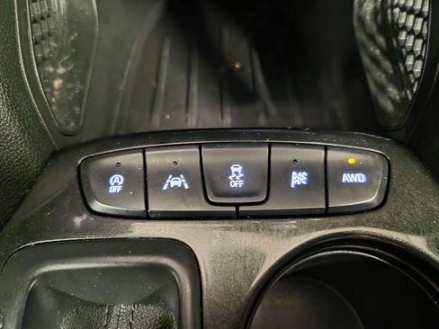 Used 2025 Chevrolet TrailBlazer LT AWD/4WD image 24