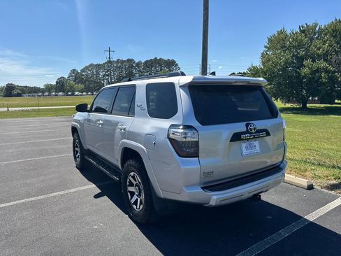 Used 2020 Toyota 4Runner TRD Off-Road Premium AWD/4WD image 9