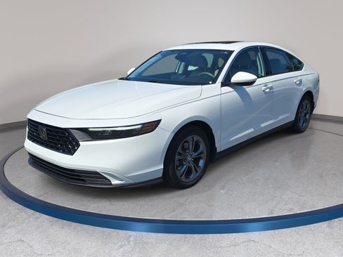 Used 2023 Honda Accord EX image 1