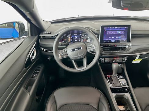 Used 2026 Jeep Compass Latitude AWD/4WD image 28