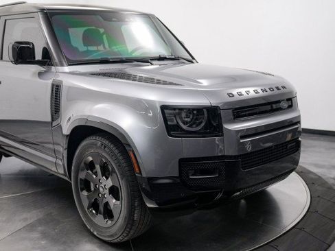 Used 2023 Land Rover Defender 90 X-Dynamic SE image 12