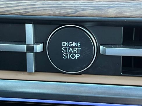 Used 2025 Hyundai Santa Fe Limited image 24