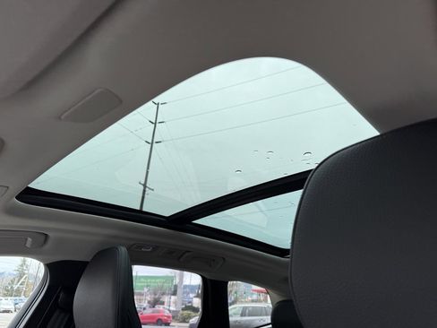 Used 2025 Volvo XC60 B5 Plus w/ Protection Package Premier image 15