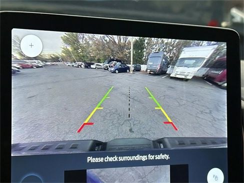 Used 2022 Ford F150 Lightning Lariat image 12