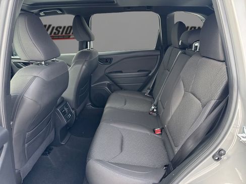 Used 2025 Subaru Forester Premium AWD/4WD image 10