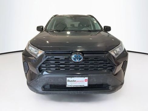 Used 2021 Toyota RAV4 LE AWD/4WD image 2