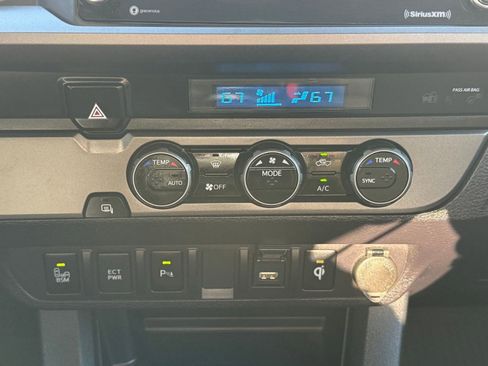 Certified 2022 Toyota Tacoma TRD Sport w/ Technology Package image 20