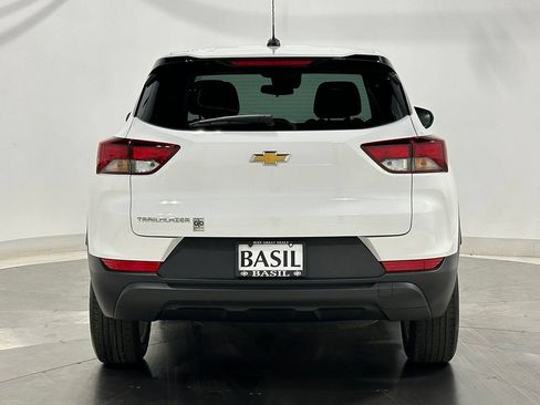 Used 2025 Chevrolet TrailBlazer LS w/ LS Convenience Package FWD image 12