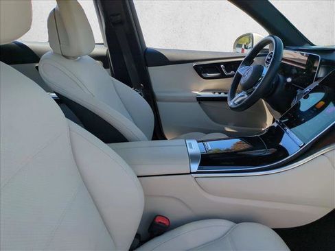 Used 2025 Mercedes-Benz GLC 300 image 21