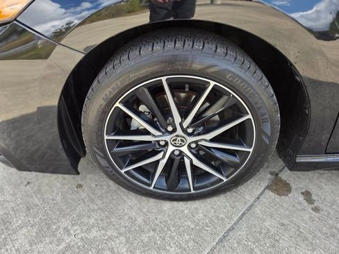 Used 2023 Toyota Camry SE image 11