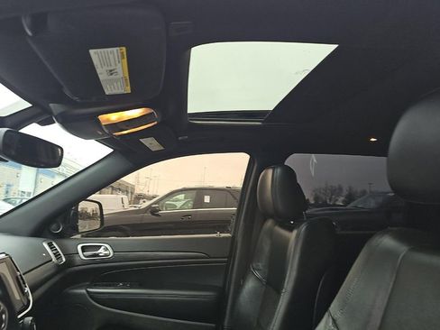 Used 2019 Jeep Grand Cherokee Altitude image 6