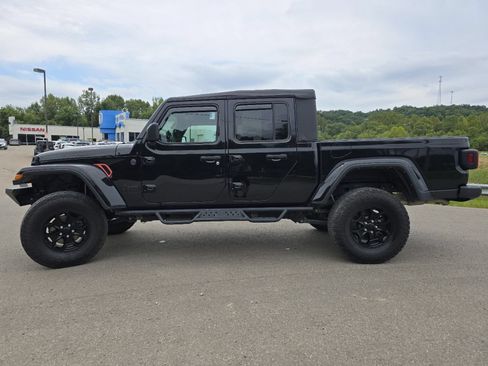 Used 2023 Jeep Gladiator Sport AWD/4WD image 14