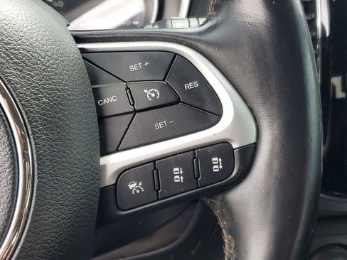 Used 2021 Jeep Compass Limited FWD image 17