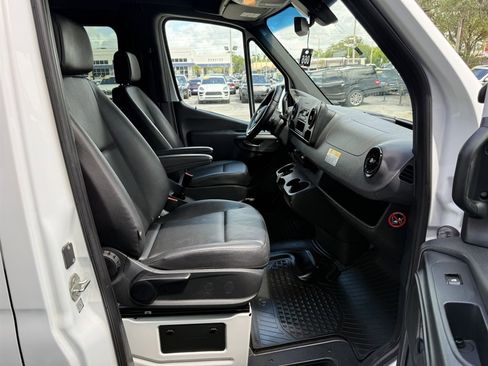 Used 2021 Mercedes-Benz Sprinter 2500 image 19