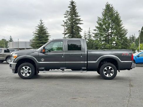 Used 2016 Ford F250 Lariat w/ Lariat Interior Package AWD/4WD image 6