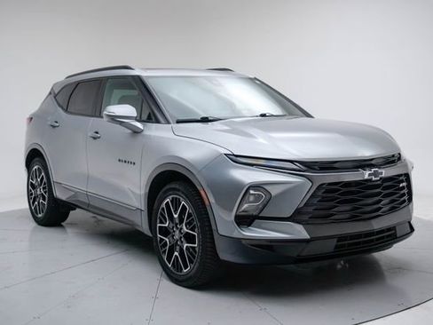 Used 2023 Chevrolet Blazer RS w/ Enhanced Convenience Package FWD image 9