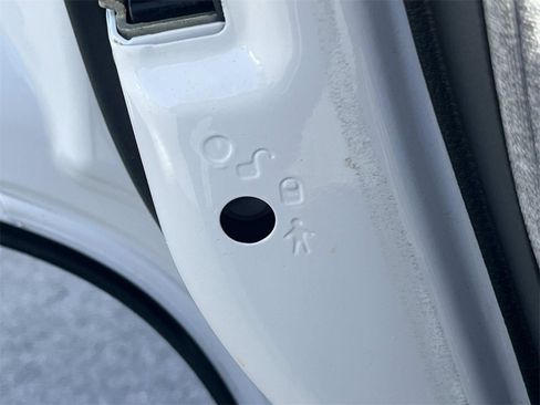 Used 2024 Jeep Compass Latitude image 14