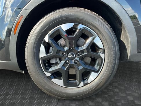 Used 2024 Kia Sorento S FWD image 14