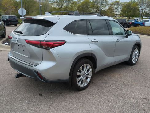Used 2021 Toyota Highlander Limited AWD/4WD image 8